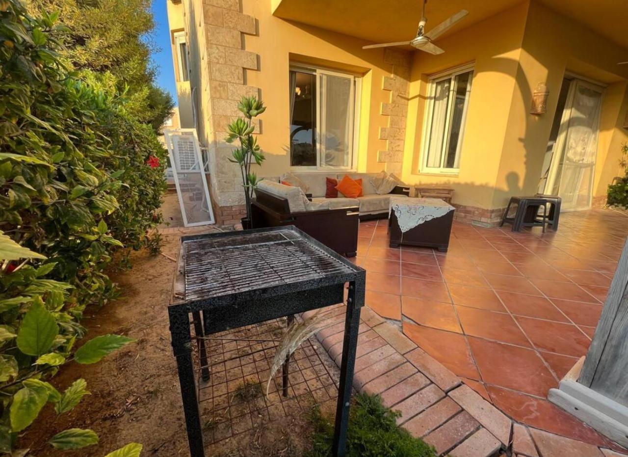 A Sea View Spacious Cheering 5 Bedroom Villa Ain Sokhna "Ain Bay" فيلا كاملة للإيجار قرية العين باي Ain Sukhna Exterior foto